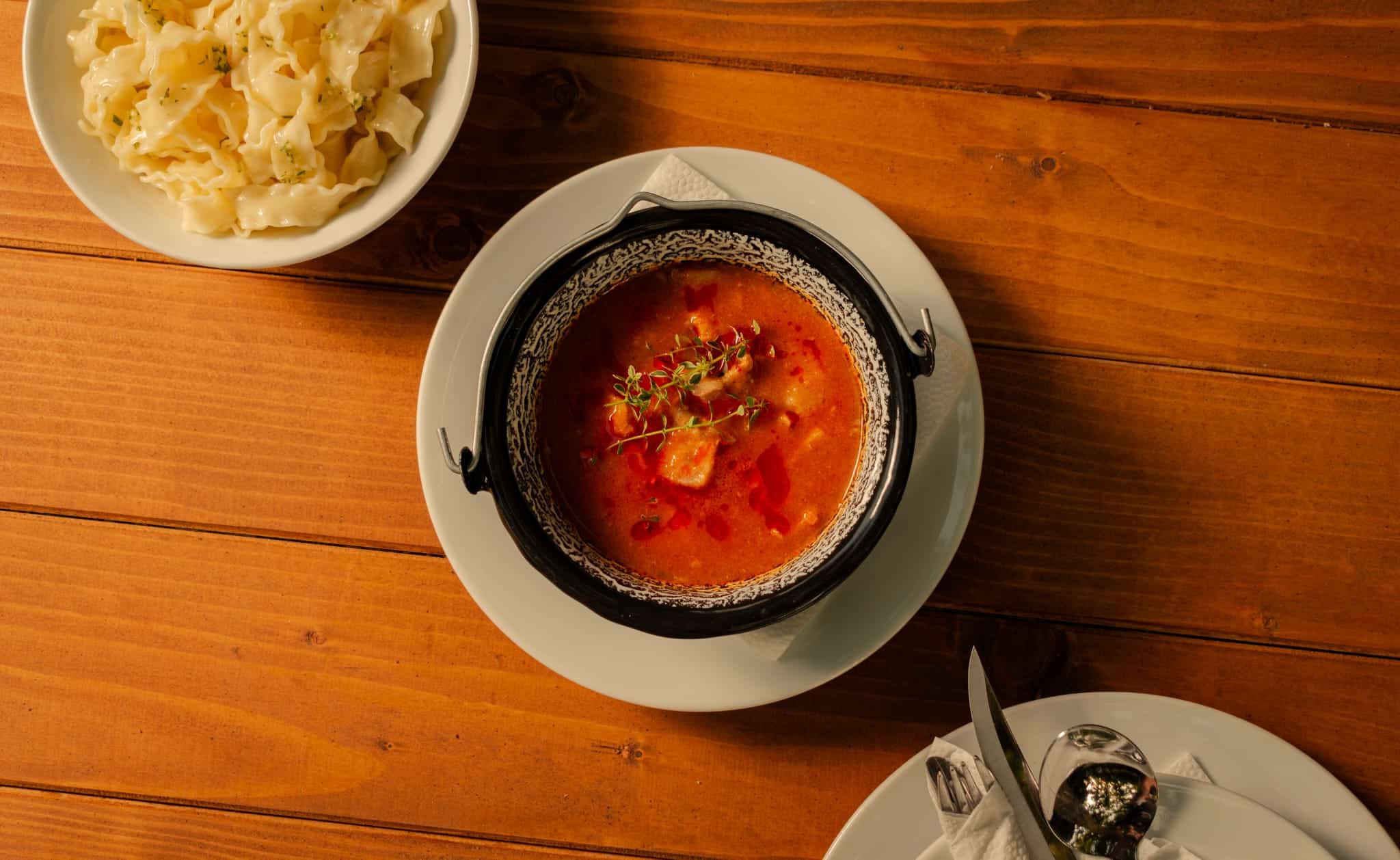 Рибљи паприкаш са тестенином